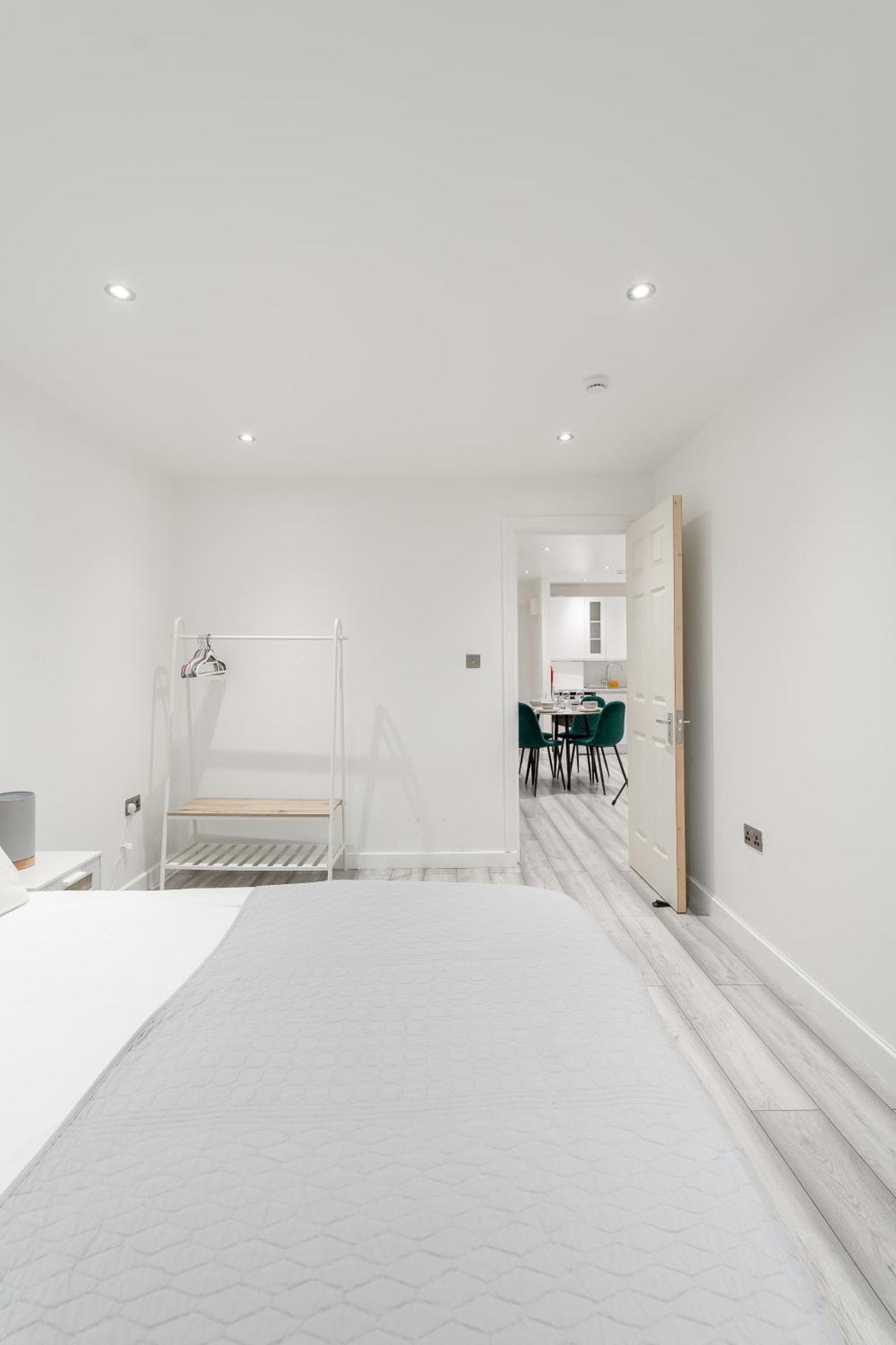 Beautiful Flat Near Central London - Entire Flat - Equipped Kitchen - Private Bathroom Екстер'єр фото