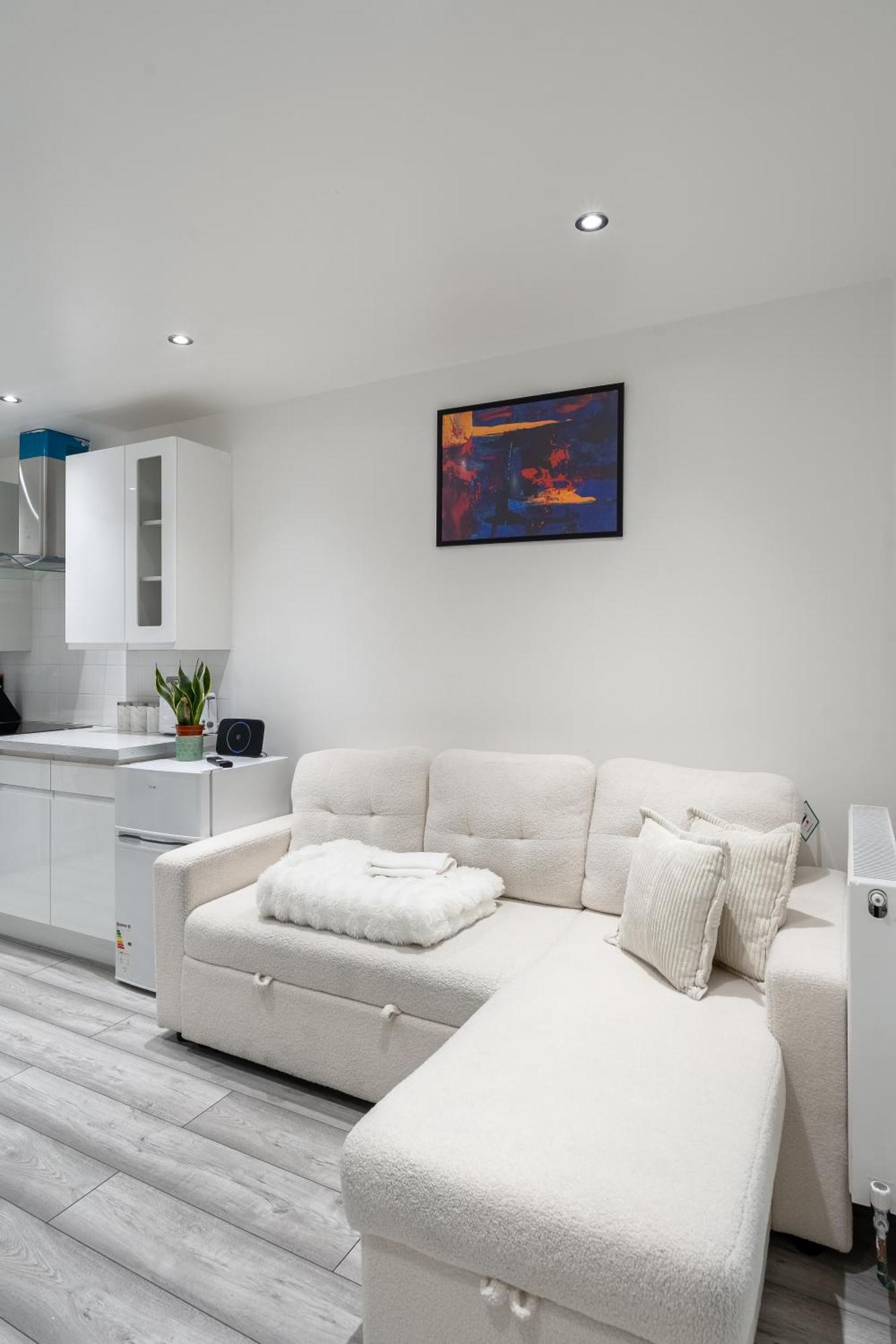 Beautiful Flat Near Central London - Entire Flat - Equipped Kitchen - Private Bathroom Екстер'єр фото