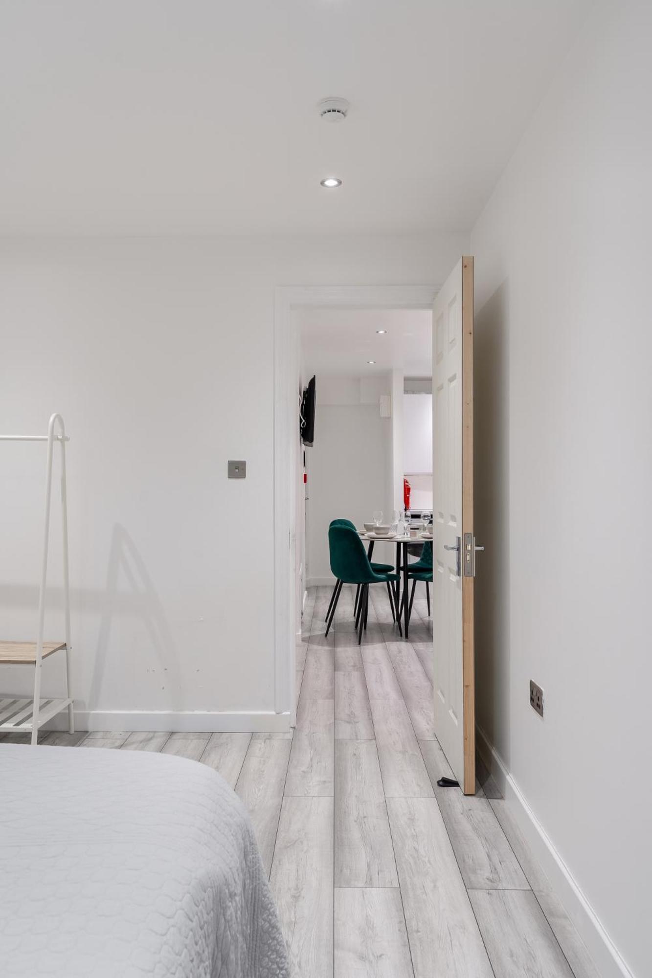 Beautiful Flat Near Central London - Entire Flat - Equipped Kitchen - Private Bathroom Екстер'єр фото