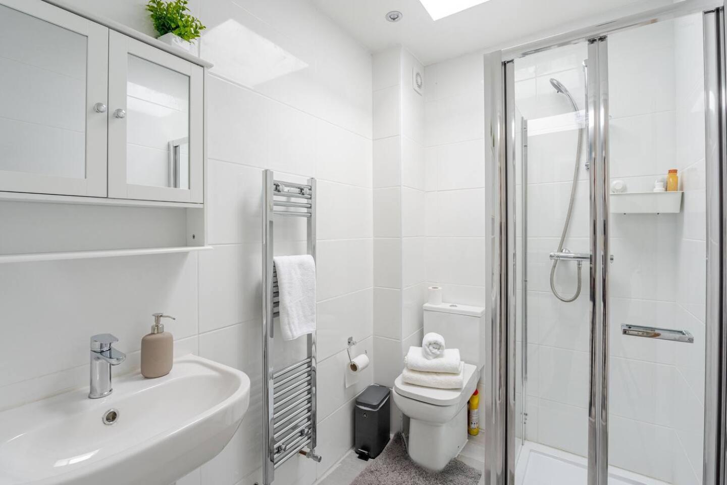 Beautiful Flat Near Central London - Entire Flat - Equipped Kitchen - Private Bathroom Екстер'єр фото