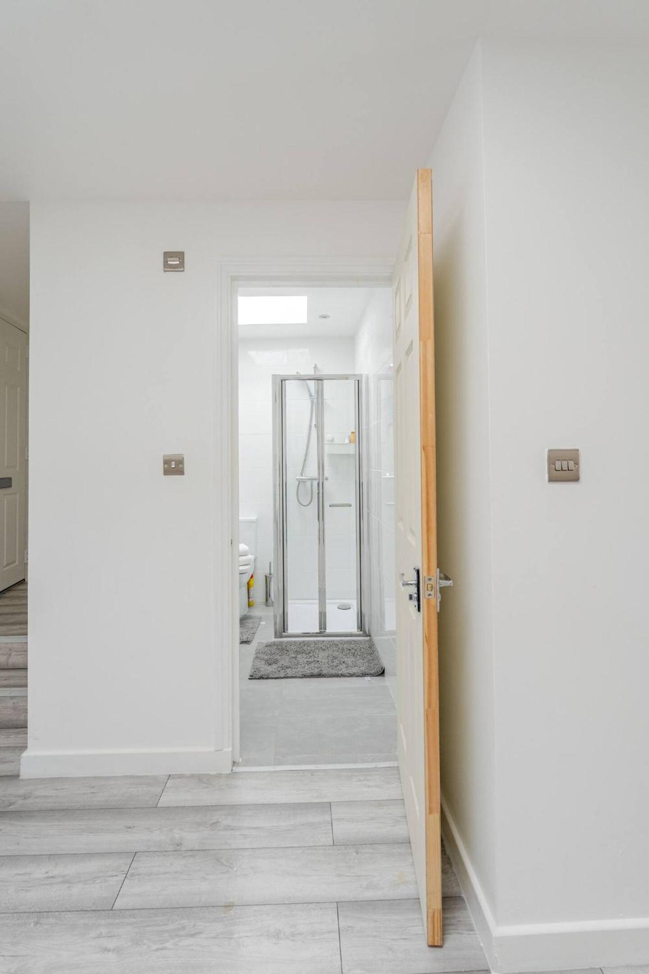 Beautiful Flat Near Central London - Entire Flat - Equipped Kitchen - Private Bathroom Екстер'єр фото
